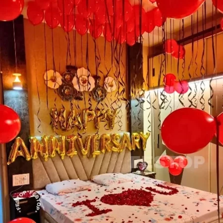 Anniversary Balloon Decoration Services in Noida