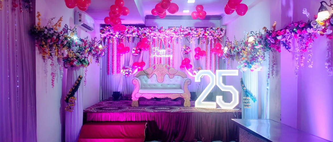 Anniversary Balloon Decoration in Noida